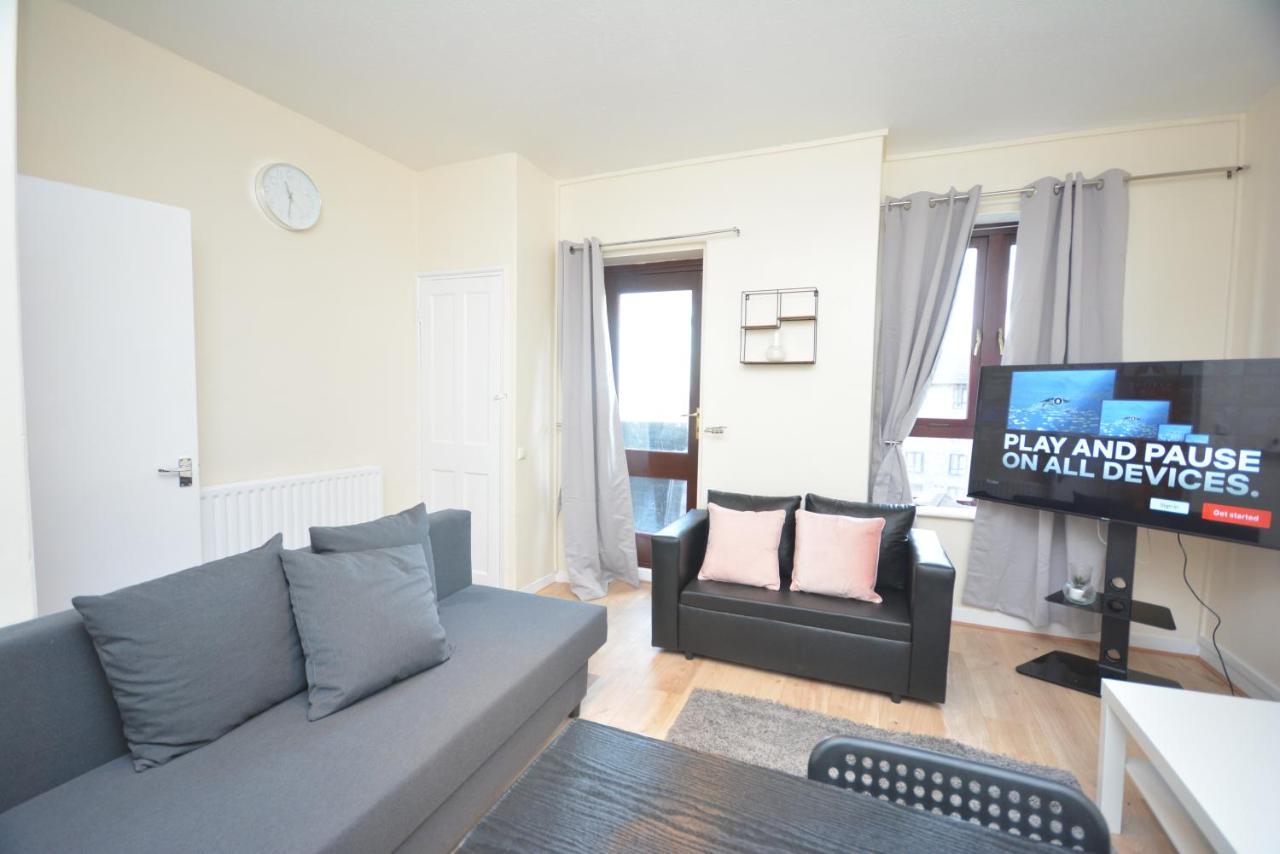Lovely 4 Bedroom Apartment Close To The City Walking Distance From The Rivere View Londýn Exteriér fotografie