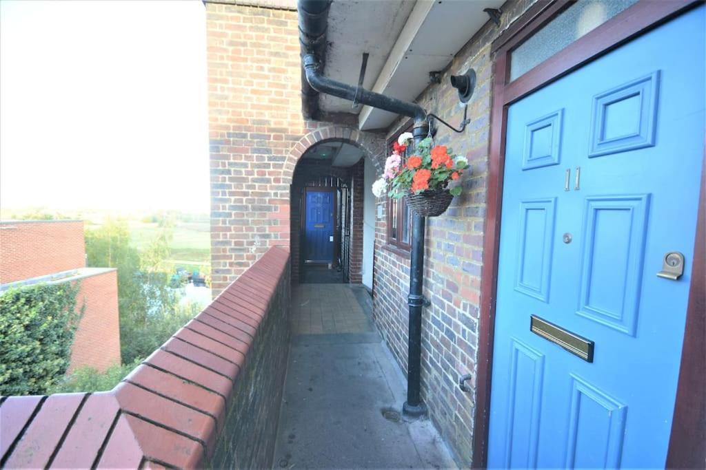 Lovely 4 Bedroom Apartment Close To The City Walking Distance From The Rivere View Londýn Exteriér fotografie